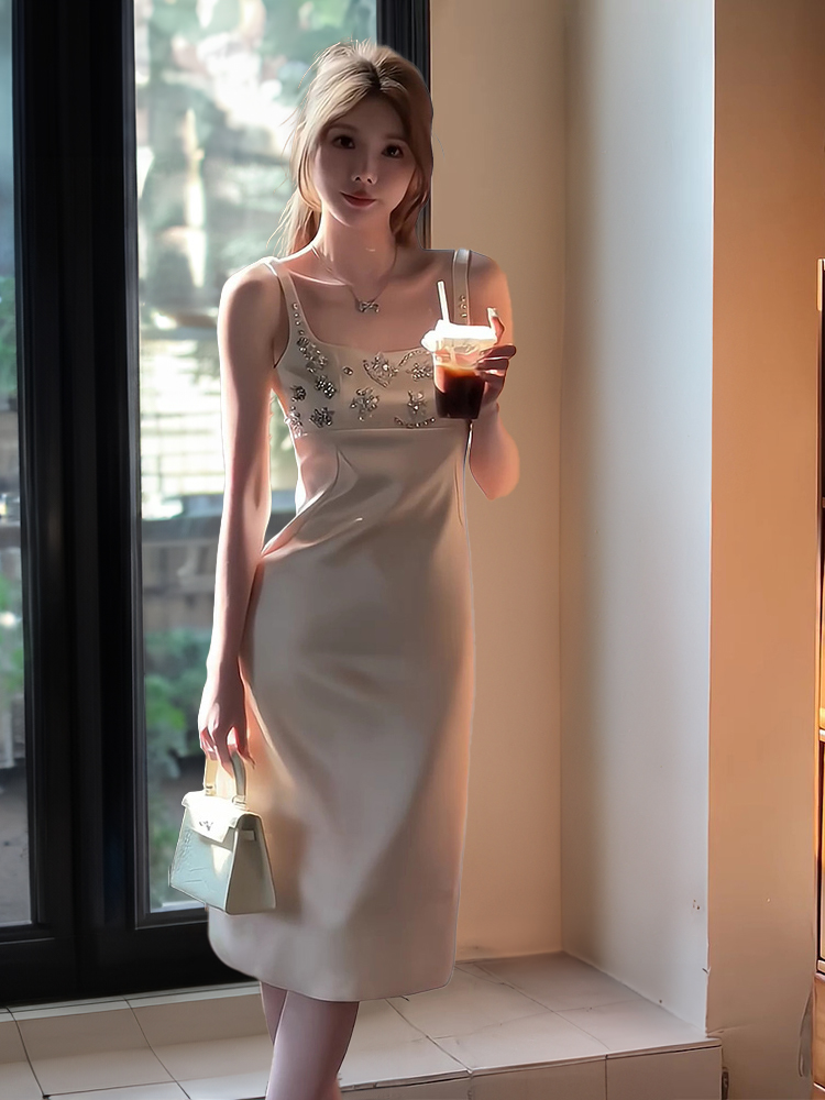 Elegant Heavy Work Satin Eveni - Women Luxury Formal Wear recension och pris